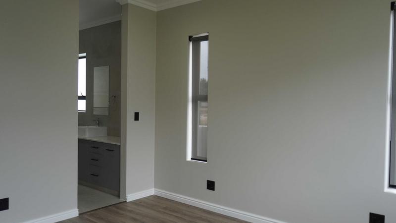 3 Bedroom Property for Sale in Kraaibosch Park Western Cape